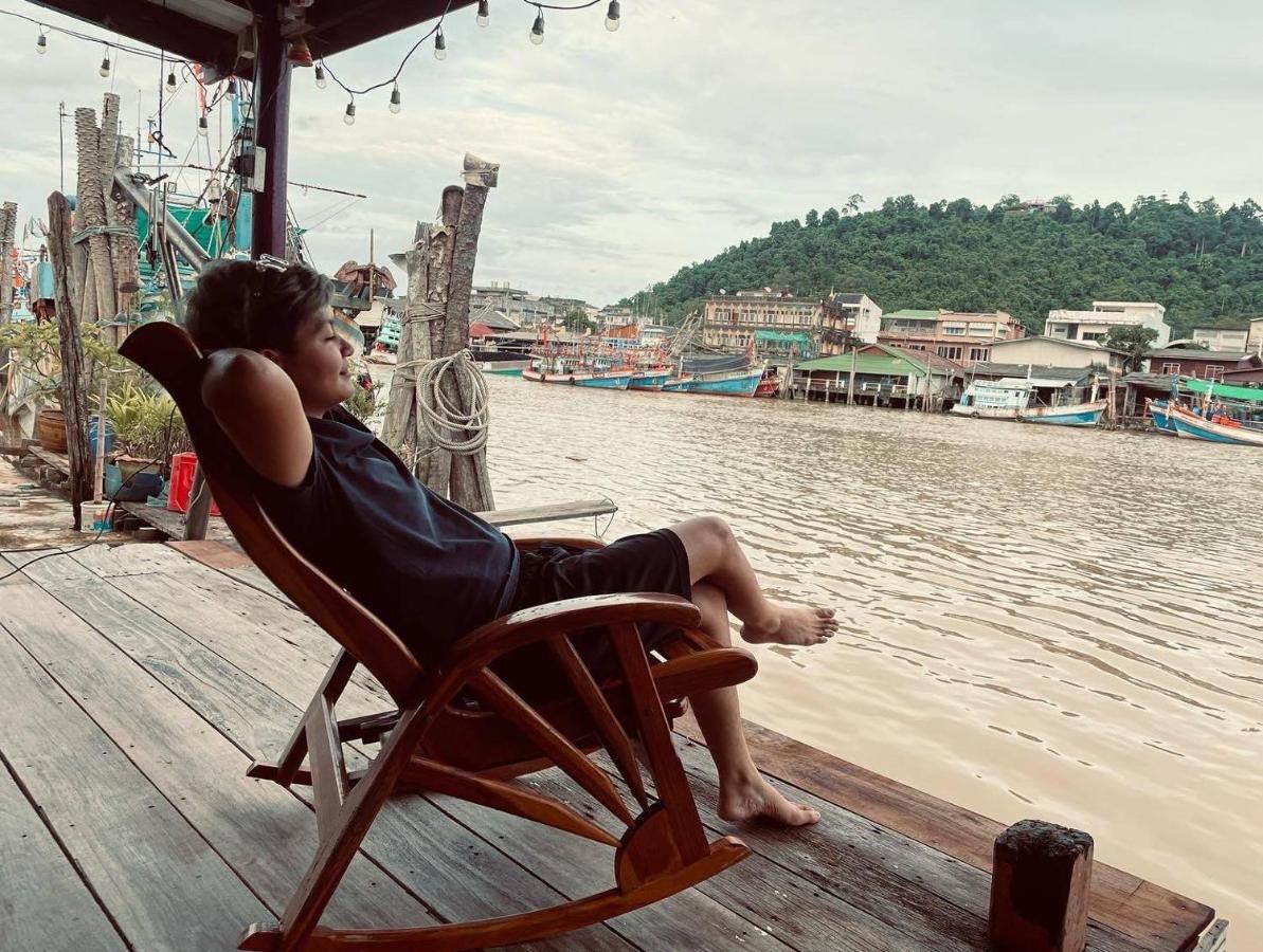Rub Lom Chom Klong Homestay Chumphon Esterno foto