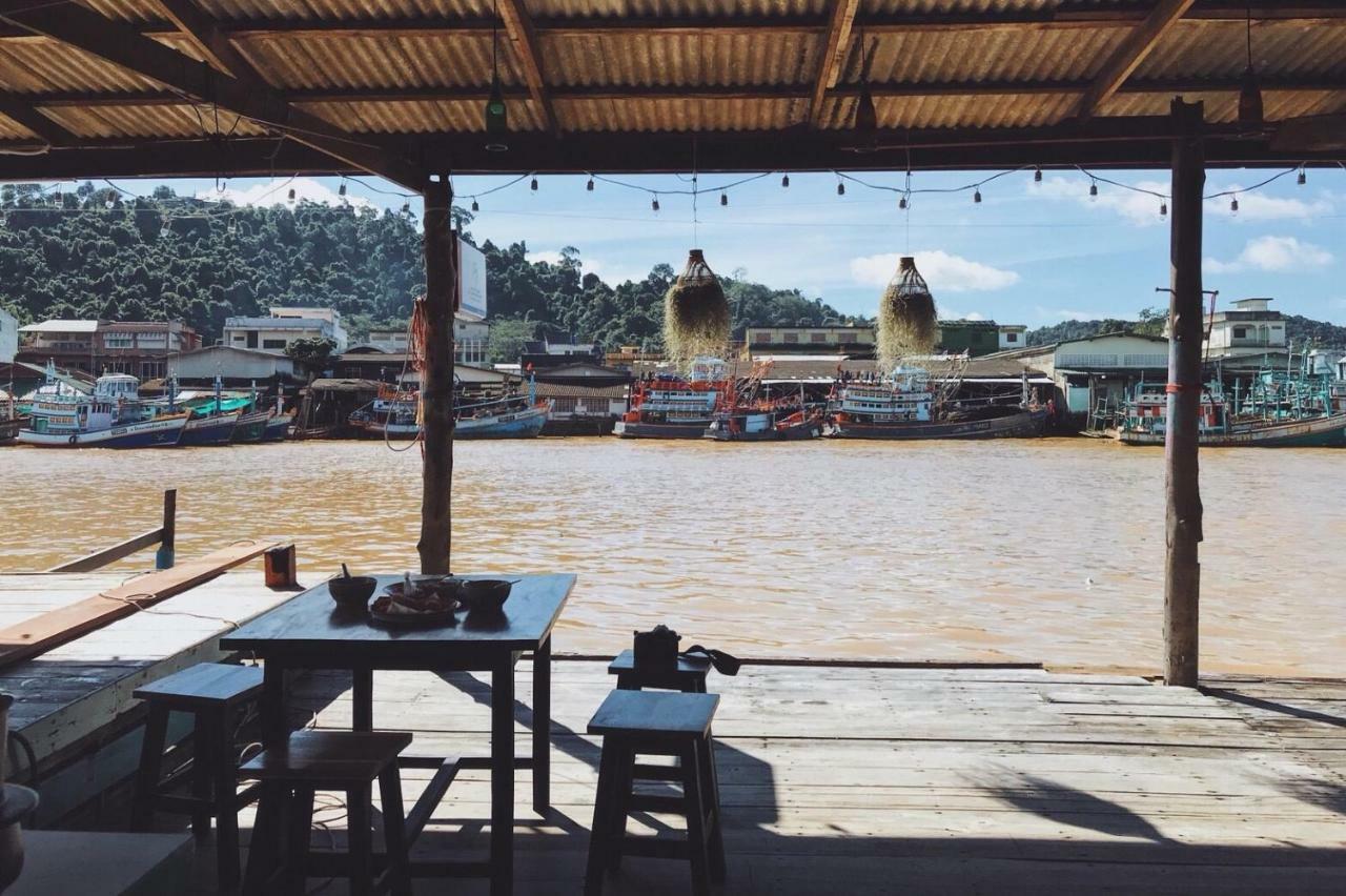 Rub Lom Chom Klong Homestay Chumphon Esterno foto