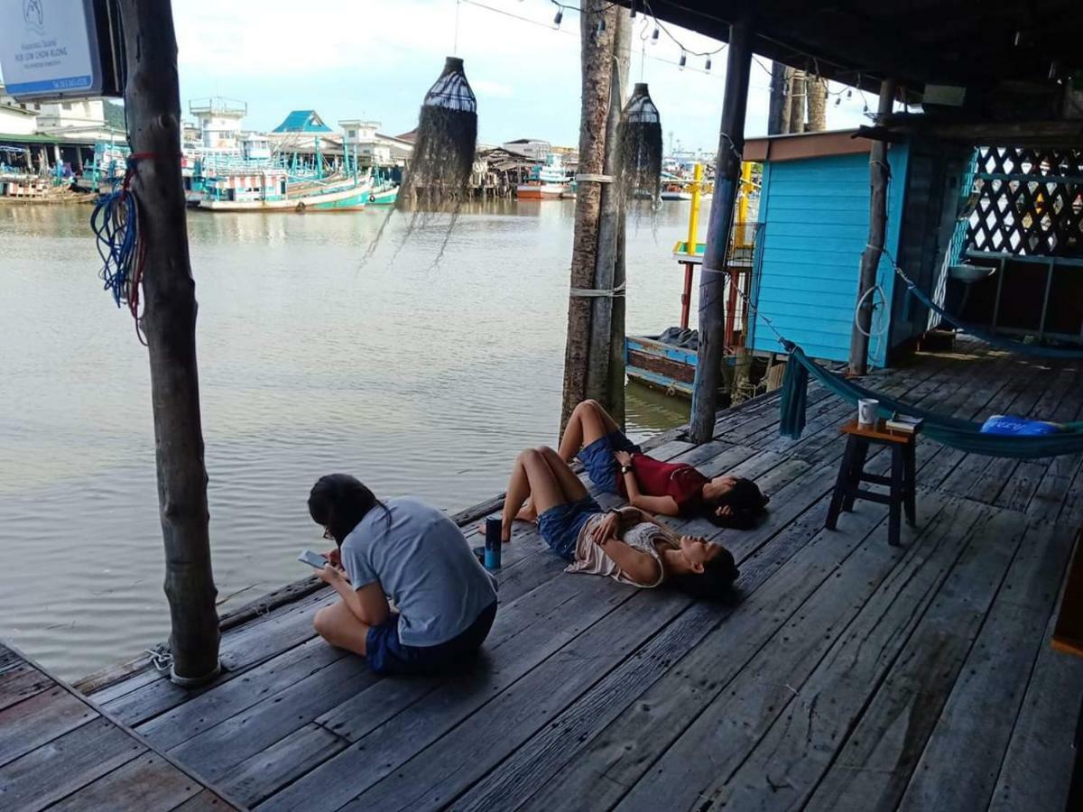 Rub Lom Chom Klong Homestay Chumphon Esterno foto