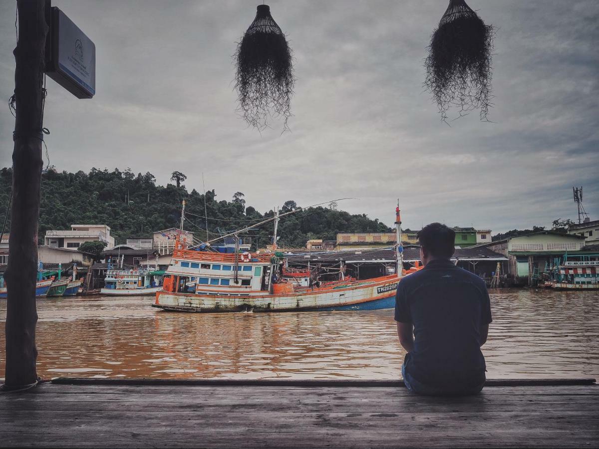 Rub Lom Chom Klong Homestay Chumphon Esterno foto