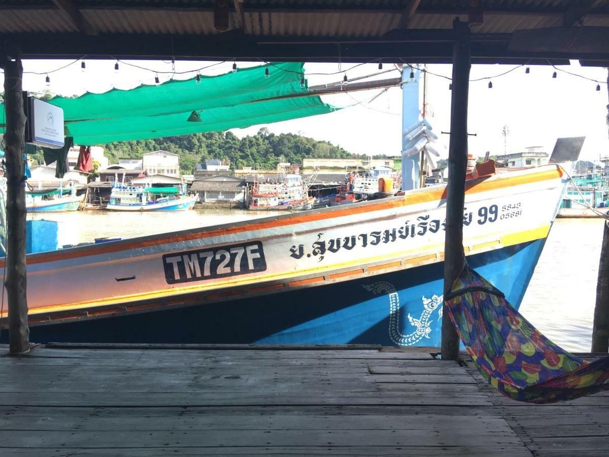 Rub Lom Chom Klong Homestay Chumphon Esterno foto